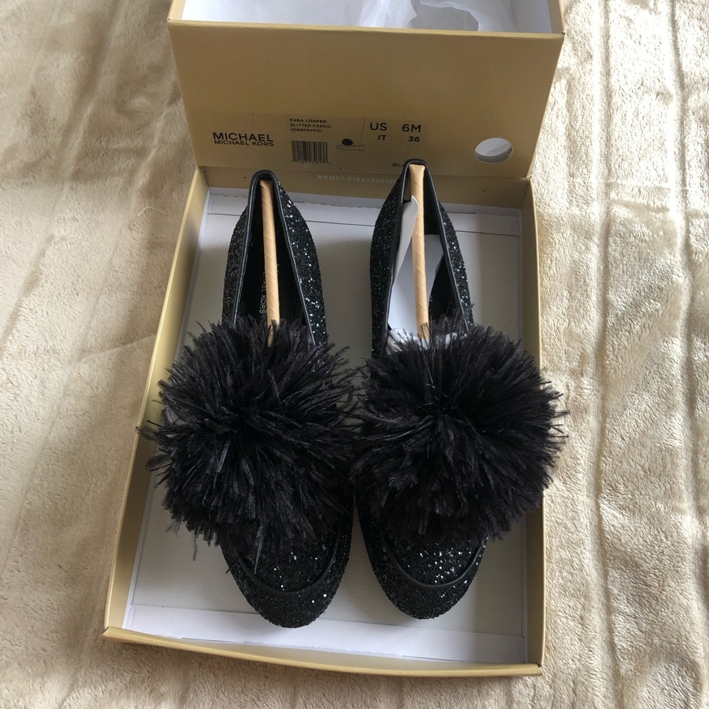 Michael Kors FARA LOAFER - Picture 2 of 4